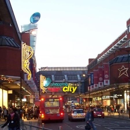Luxury 1 Bedroom Flat In The Heart Of Wood Green Londres Exterior foto