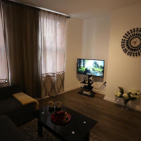 Luxury 1 Bedroom Flat In The Heart Of Wood Green Londres Habitación foto